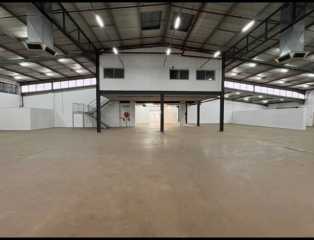 4,701M² WAREHOUSE TO LET IN KEMPTON PARK CENTRAL